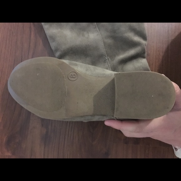 Boots - Picture 3 of 3